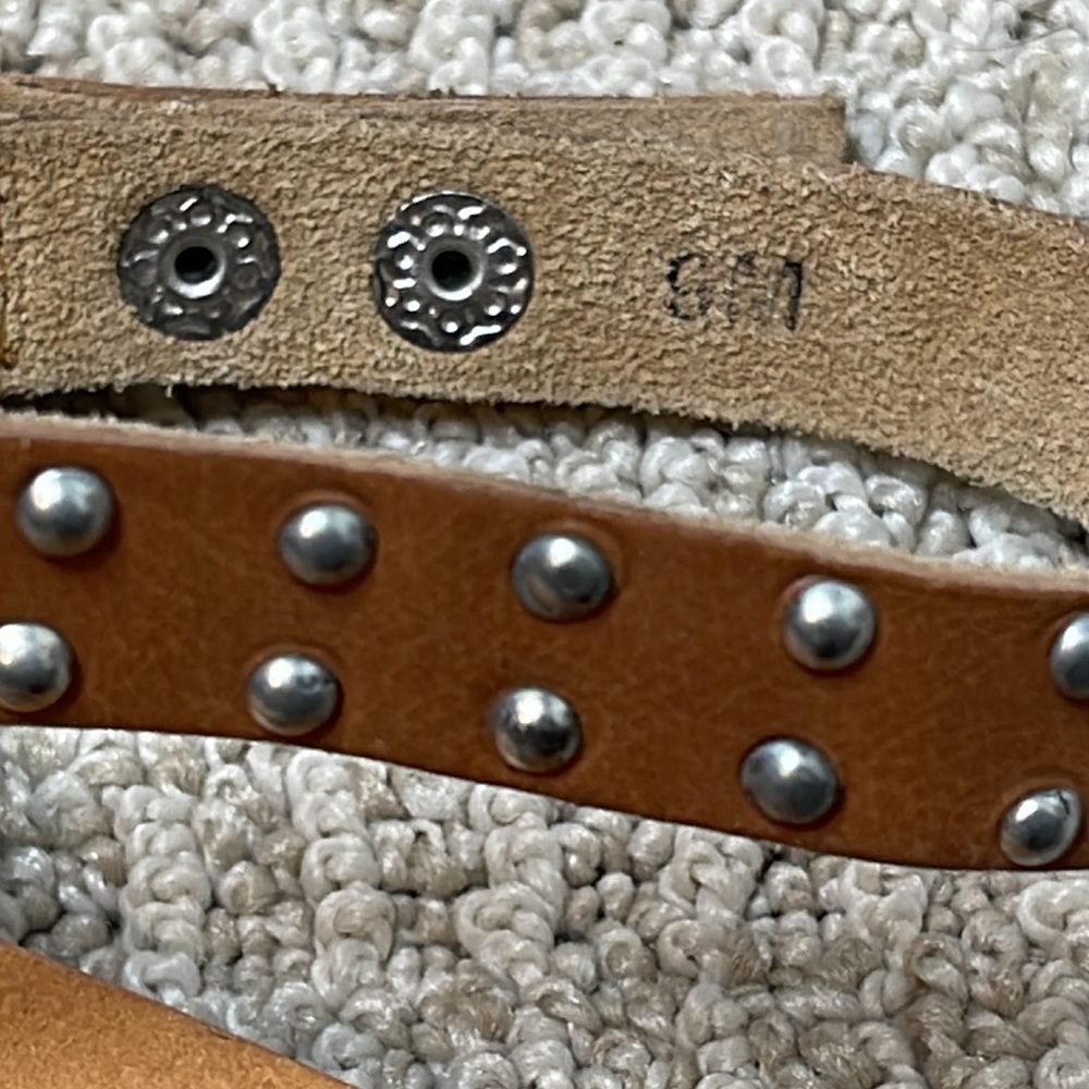 AMUSE SOCIETY X MATISSE ROCK MUSE TAN LEATHER STUDDED FLAT SANDALS **NWOT** - Picture 11 of 14